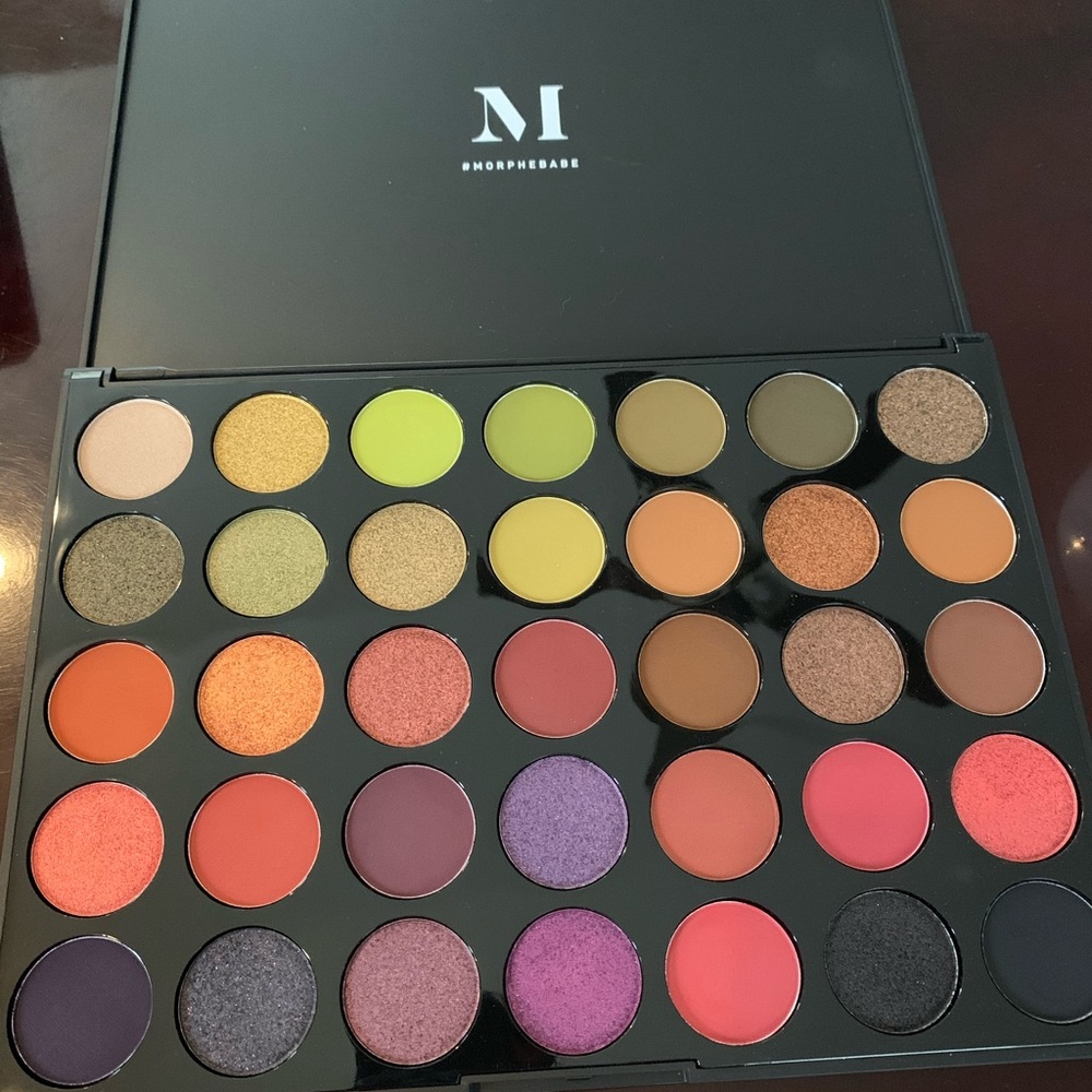 MORPHE EYESHADOW PALLET